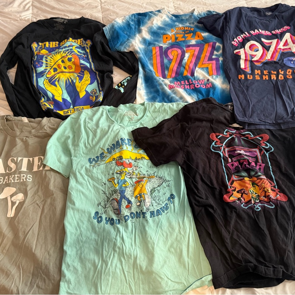 Set of 6 mellow mushroom shirts